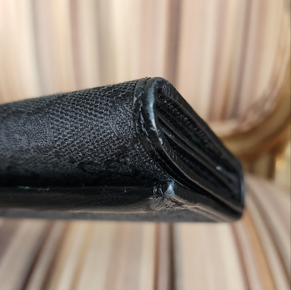 GUCCI Monogrammed Wallet with Bamboo Closure in Black I Size 7' X 3.5' inch - Picture 8 of 15